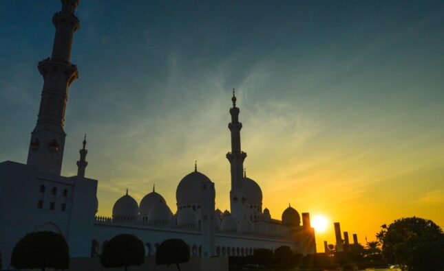 15 biggest mosques of the world | one percent info